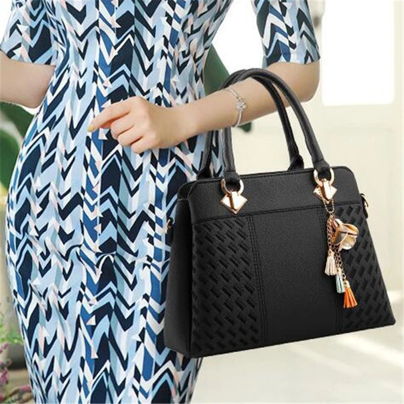 Grace Black Shoulder Bag